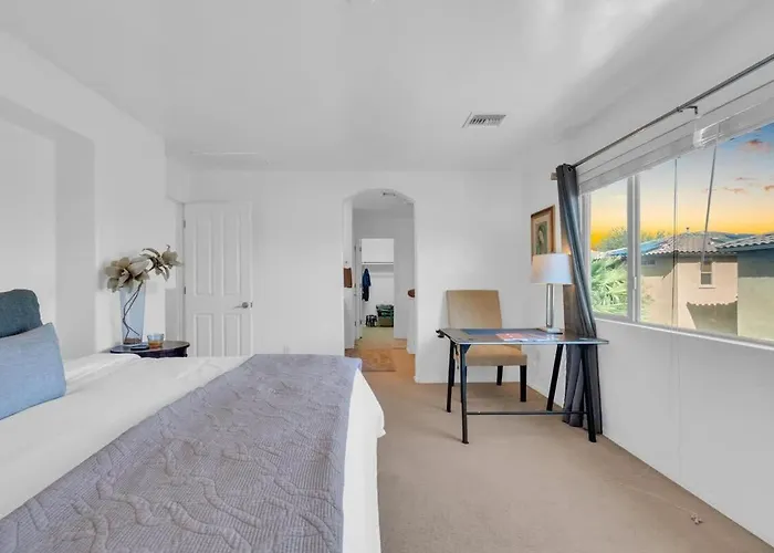 Holiday home Family Home-mins From The Loop With Hot Tub